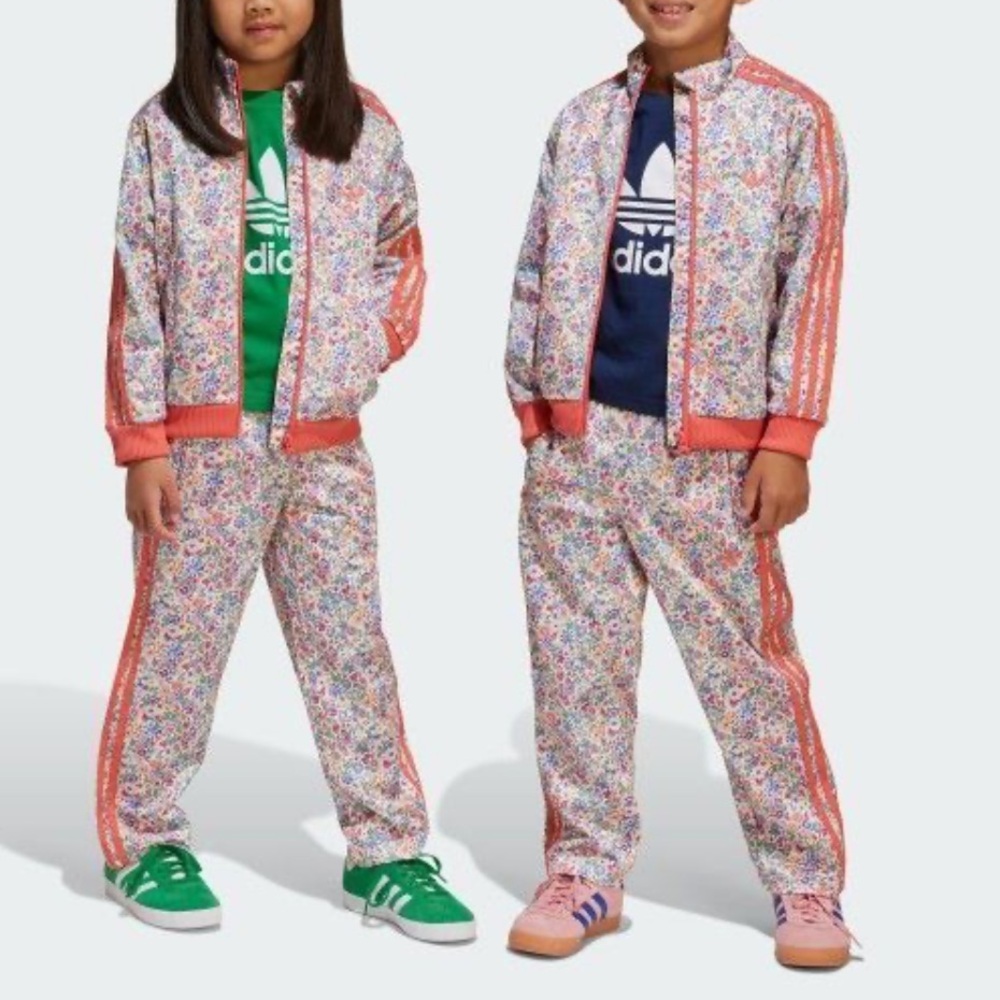 🌸🌺🌸Adidas Multicolor Floral Tracksuit with Coral Stripes. Size: 4T